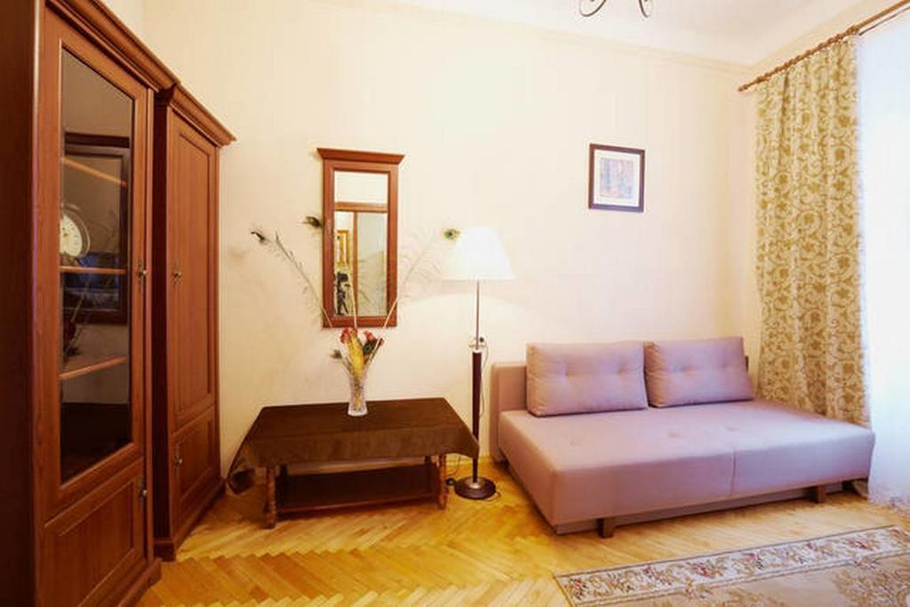 Pylnykarska 6 Apartment Lviv Luaran gambar
